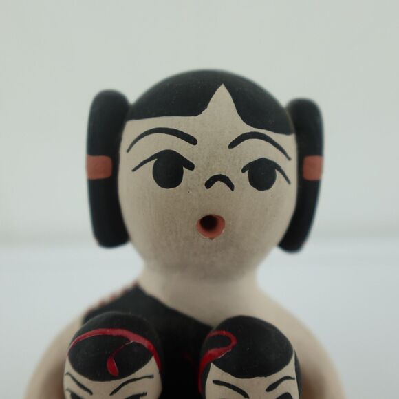 Native American Folk Art Pottery Storyteller T.H. Lujan Cochiti, New Mexico - Picture 5 of 9